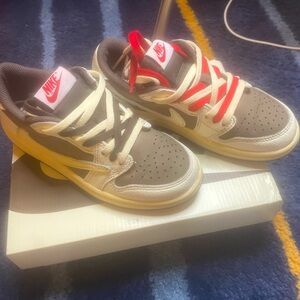 Jordan 1 Low OG SP Travis Scott sneakers